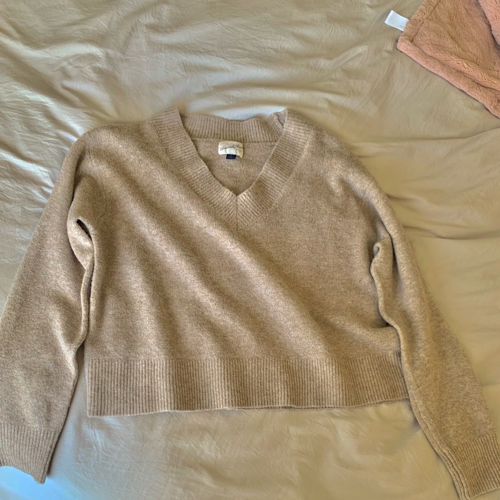 Universal Thread Pullover Polyester Sweater